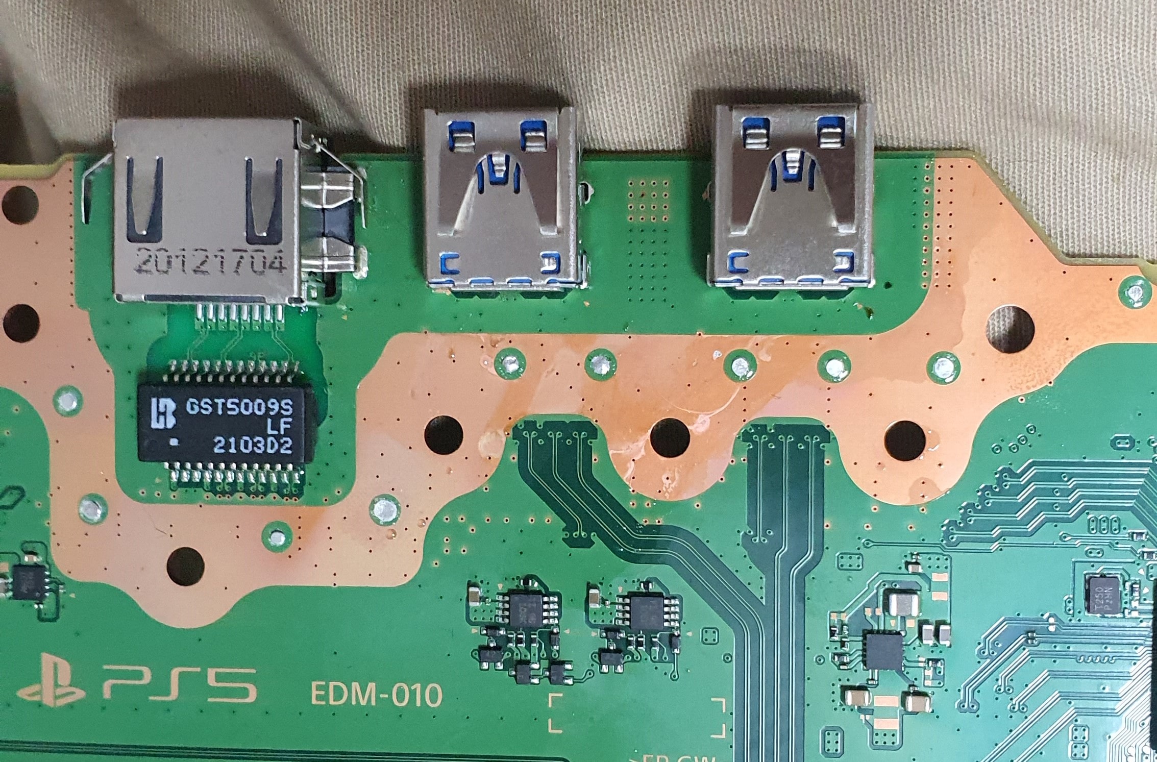 PS5 USB port repair 1